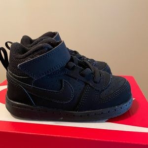 Nike Court Borough Mid 2